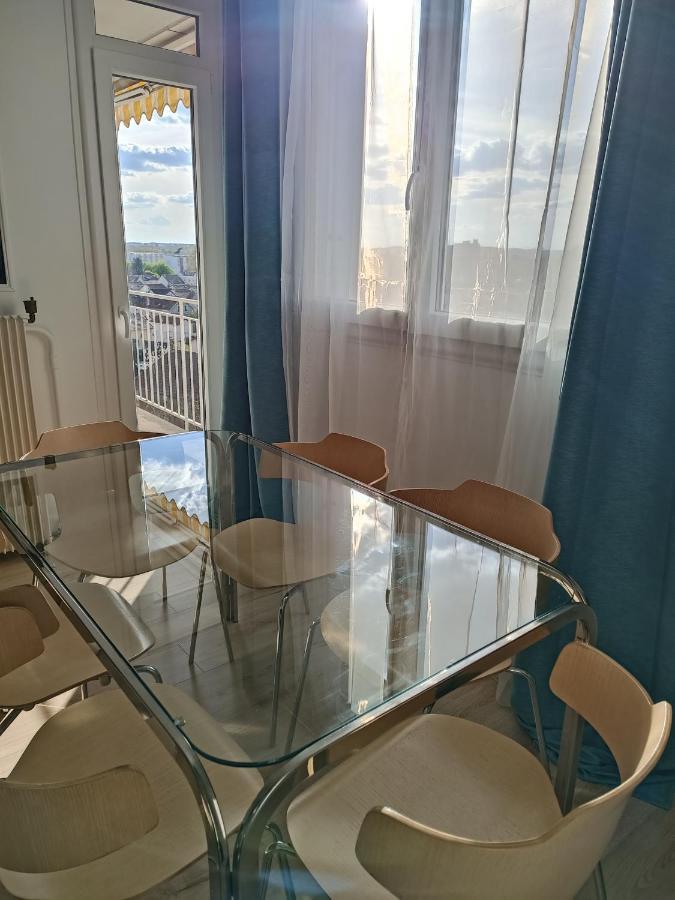 Chelles Centre Ville 2 Chambres Pres Des Bords De Marne 10 Minutes A Pieds De La Gare De Chelles-Gournay 5 Minutes De La Gare De Vaires-Sur-Marne 20 Minutes De Disneyland Jusqu'A 5 Couchages Possibles Bagian luar foto